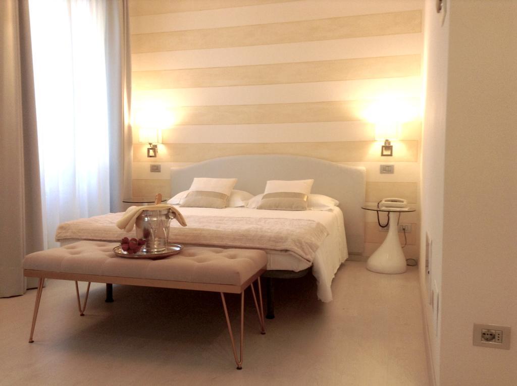 Hotel Palagi ปิเอตราซานตา ภายนอก รูปภาพ