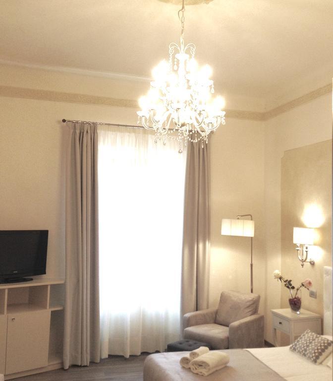 Hotel Palagi ปิเอตราซานตา ภายนอก รูปภาพ
